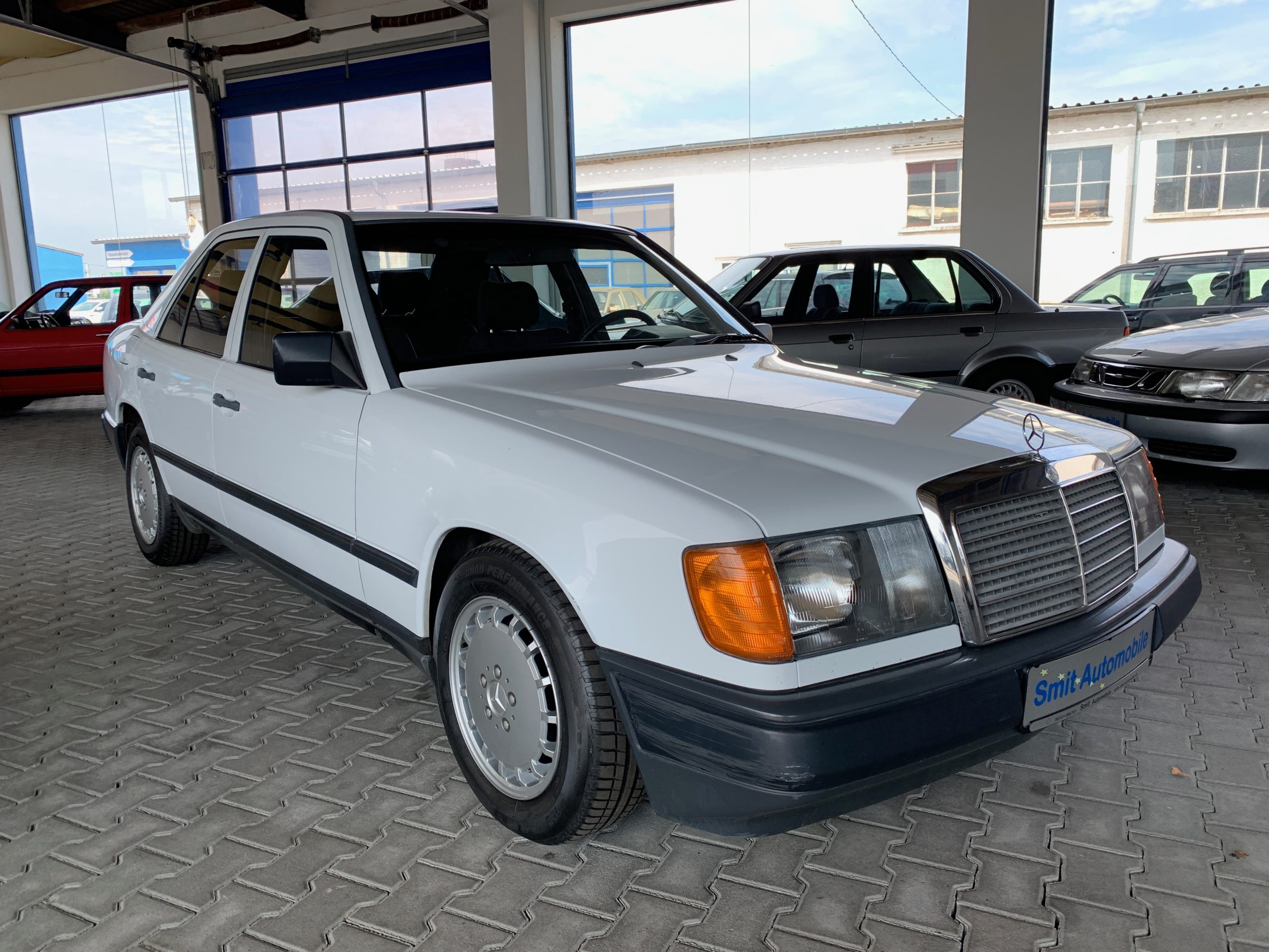 Mercedes Benz W124 230E full